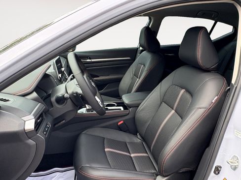 New 2025 Nissan Altima 2.5 SR image 21