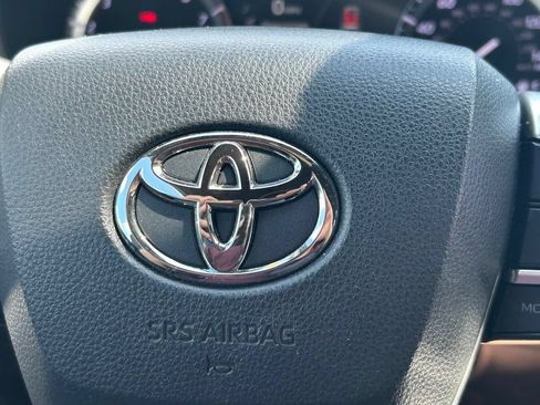 Used 2022 Toyota Highlander XSE FWD image 39