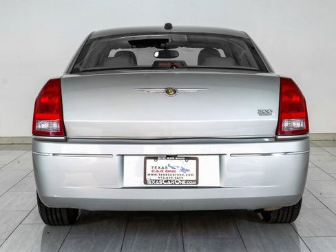Used 2006 Chrysler 300 Touring image 6