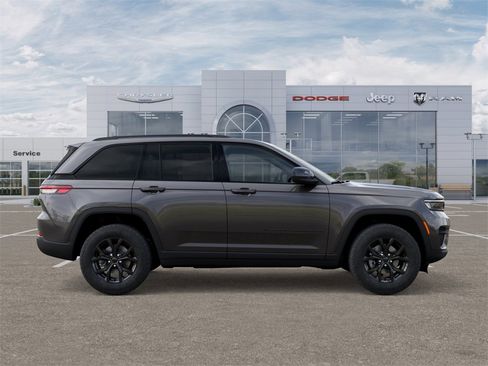 New 2025 Jeep Grand Cherokee Altitude image 21