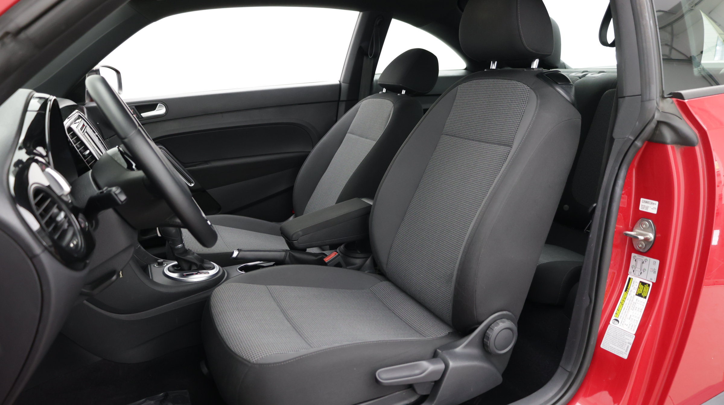 Used 2017 Volkswagen Beetle 1.8T Classic FWD image 15