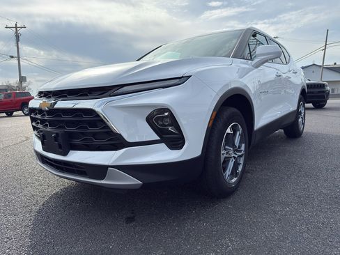Used 2025 Chevrolet Blazer LT AWD/4WD image 5