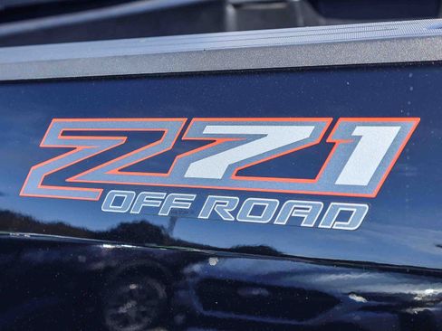 Used 2022 Chevrolet Colorado Z71 AWD/4WD image 26