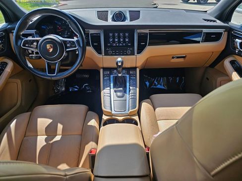 Used 2017 Porsche Macan AWD/4WD image 18