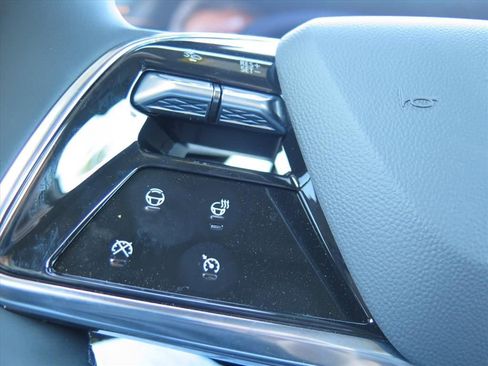 New 2026 Cadillac Optiq Luxury 2 image 20