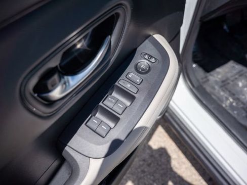 Used 2025 Honda HR-V LX image 18