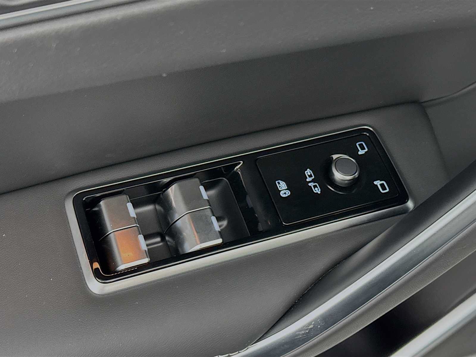 New 2026 Jaguar F-PACE R-Dynamic S AWD/4WD image 18