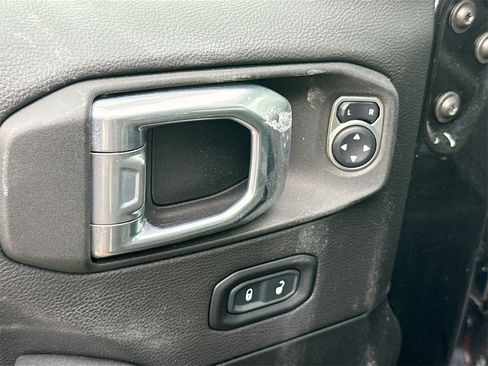 Used 2021 Jeep Gladiator Overland w/ Popular Equipment Package image 18