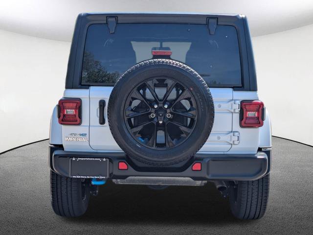 Used 2023 Jeep Wrangler Unlimited Sahara w/ Cold Weather Group AWD/4WD image 5