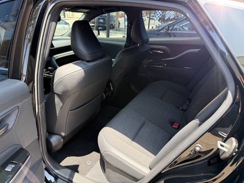 Used 2024 Toyota Crown AWD/4WD image 31