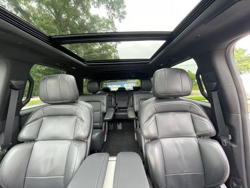 Used 2025 Lincoln Navigator Reserve w/ Jet Appearance Package AWD/4WD image 11