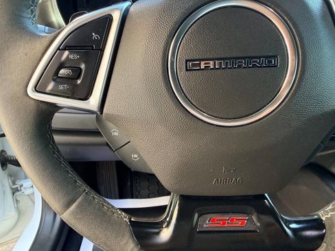 Used 2019 Chevrolet Camaro SS RWD image 22