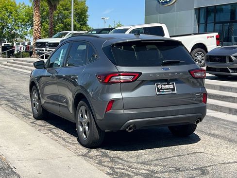 Used 2025 Ford Escape ST-Line w/ Equipment Group 301A FWD image 4