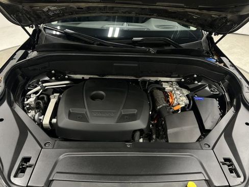 Used 2018 Volvo XC90 T8 Momentum w/ Convenience Package image 27