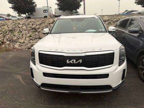 Used 2022 Kia Telluride S AWD/4WD image 2