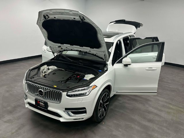 Used 2023 Volvo XC90 B6 Plus w/ Protection Package Premier AWD/4WD image 12