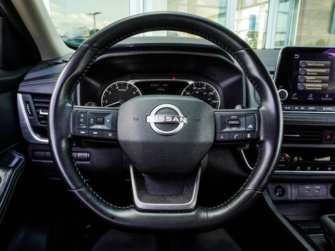 Used 2025 Nissan Rogue SV AWD/4WD image 15