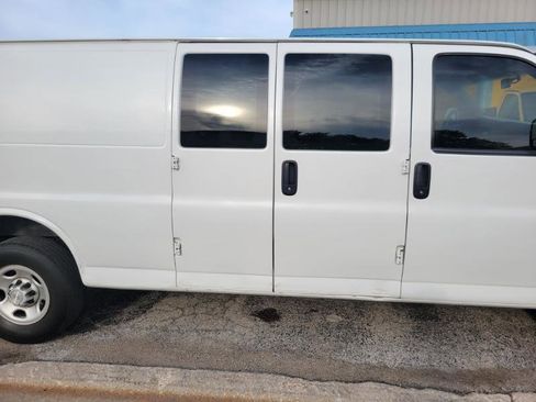 Used 2020 Chevrolet Express 2500 Extended w/ Communications Package RWD image 26