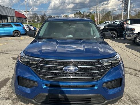 Used 2022 Ford Explorer XLT image 1