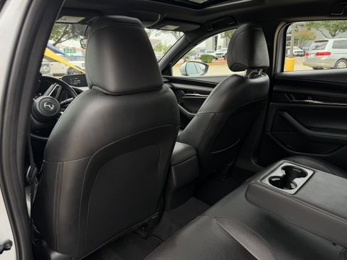 Used 2019 MAZDA MAZDA3 Hatchback FWD image 15