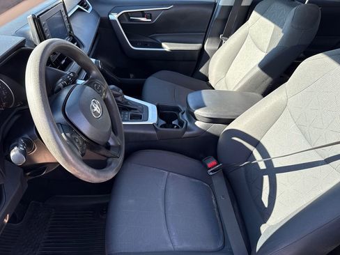 Used 2021 Toyota RAV4 XLE image 19