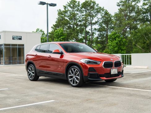 Used 2022 BMW X2 sDrive28i w/ Convenience Package FWD image 9
