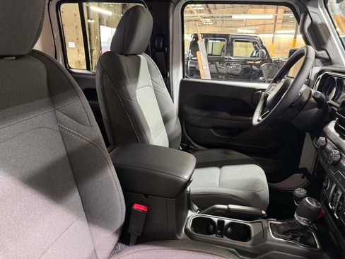 New 2026 Jeep Gladiator Sport image 22