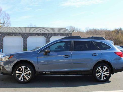 Used 2018 Subaru Outback 2.5i Limited image 11