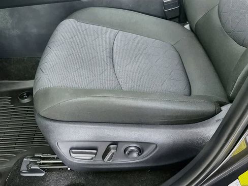 Used 2025 Toyota RAV4 XLE w/ Convenience Package FWD image 29