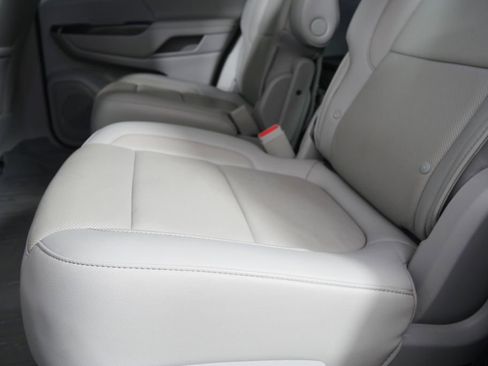 Used 2020 GMC Acadia SLT w/ Driver Alert Package II FWD image 13