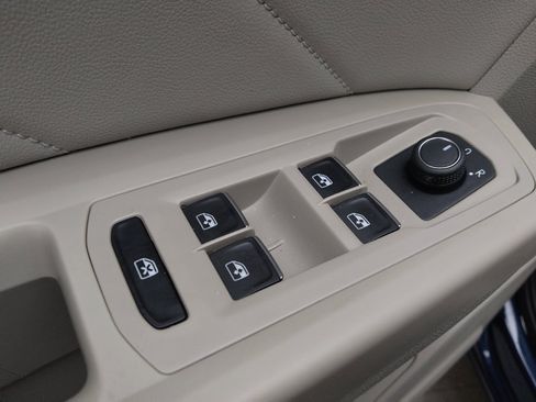 Used 2021 Volkswagen Atlas SE w/ Panoramic Sunroof Package FWD image 27