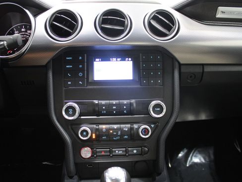 Used 2021 Ford Mustang GT RWD image 26