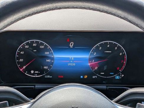 Used 2025 Mercedes-Benz GLA 250 image 11