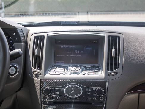 Used 2015 INFINITI Q40 w/ Navigation Package RWD image 18