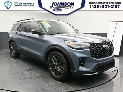Used 2025 Ford Explorer ST image 1