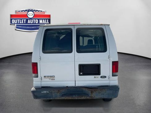 Used 2011 Ford E-250 and Econoline 250 w/ Commercial Cargo Van Pkg image 4