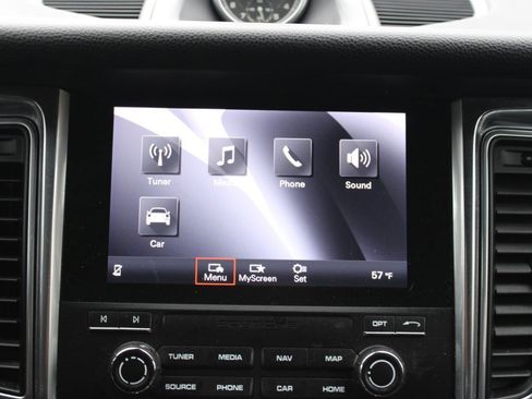 Used 2018 Porsche Macan image 18