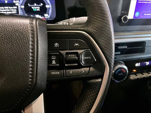 Used 2025 Toyota Tacoma TRD Off-Road image 23