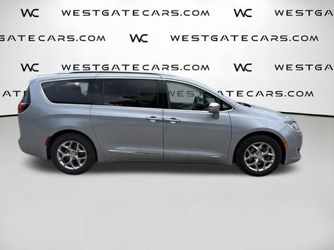 Used 2019 Chrysler Pacifica Limited FWD image 5