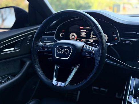 Used 2021 Audi SQ8 Premium Plus w/ SQ8 Black Optic Package AWD/4WD image 20