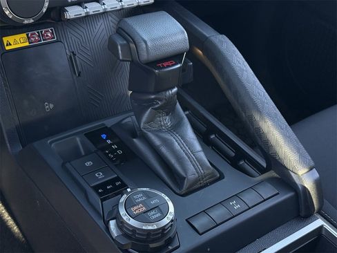 Used 2024 Toyota Tacoma TRD Off-Road image 20