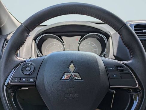 Used 2025 Mitsubishi Outlander Sport LE AWD/4WD image 28