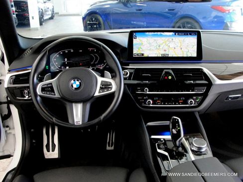 Used 2022 BMW 540i w/ M Sport Package image 30
