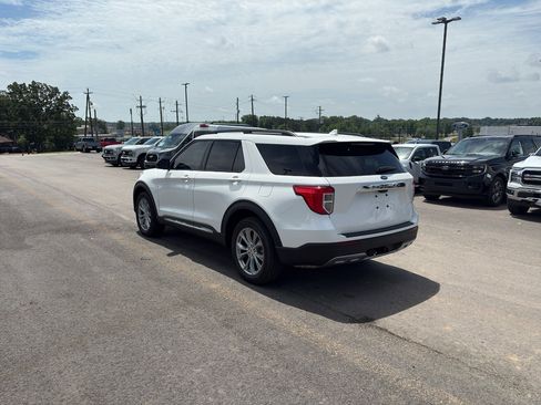Used 2023 Ford Explorer XLT w/ Equipment Group 202A AWD/4WD image 2