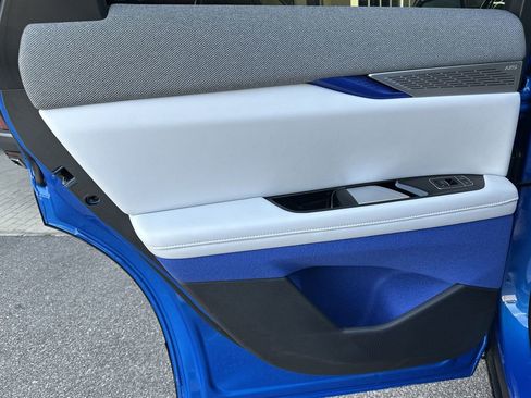 New 2025 Cadillac Optiq Luxury 1 image 27