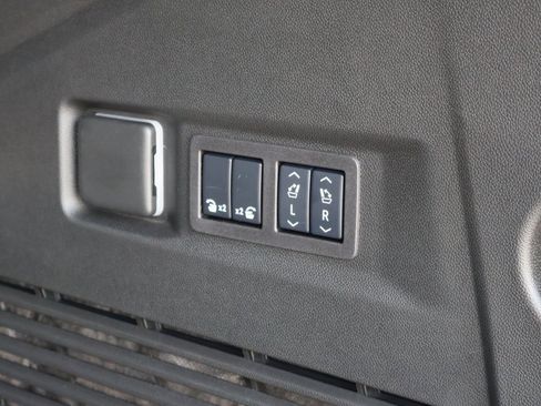 New 2025 GMC Yukon AT4 Ultimate image 37