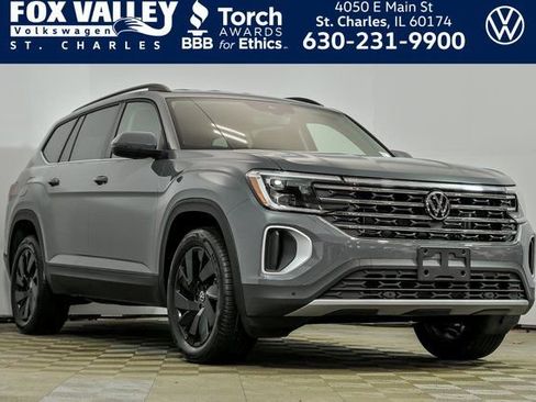 Certified 2025 Volkswagen Atlas SE w/ Black Wheel Package image 1