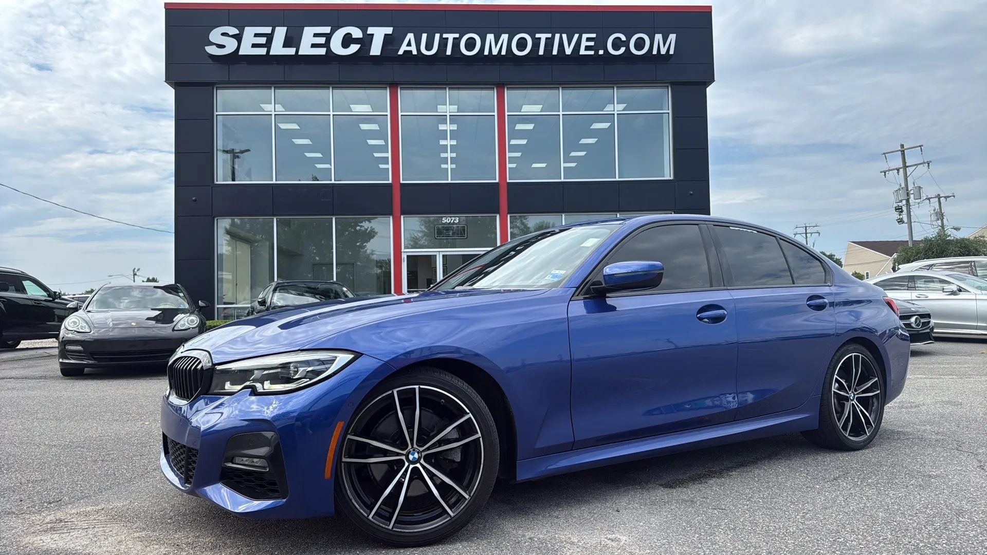 Used 2020 BMW 330i Sedan w/ M Sport Package RWD image 1