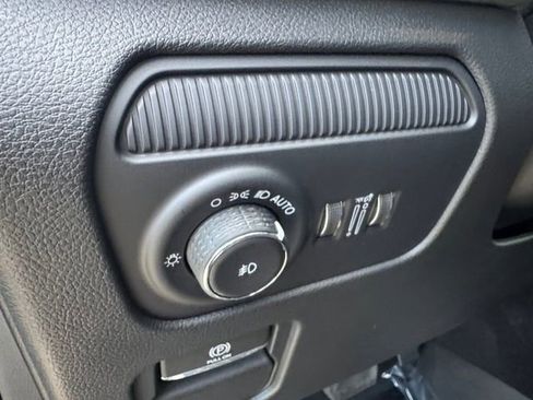 Used 2025 Jeep Wagoneer Series II image 6