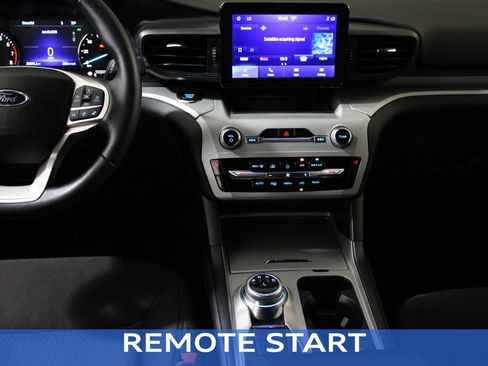 Used 2023 Ford Explorer XLT image 19